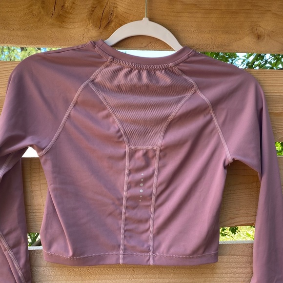 Long Sleeve Crop Top: BALEAF Workout Shirt - Picture 3 of 4